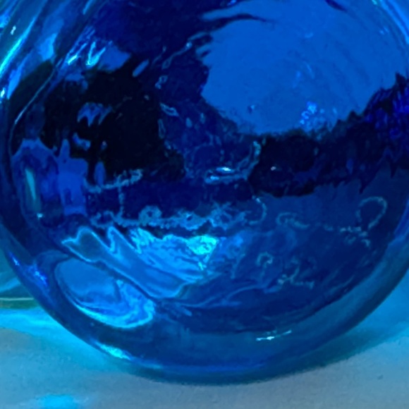 Vintage Leo Ward Bluebird of Happiness
Paperweight Duo Blue Glass Bird Figurines - Picture 3 of 8